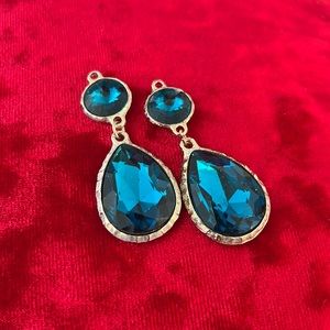 Blue earrings!💙